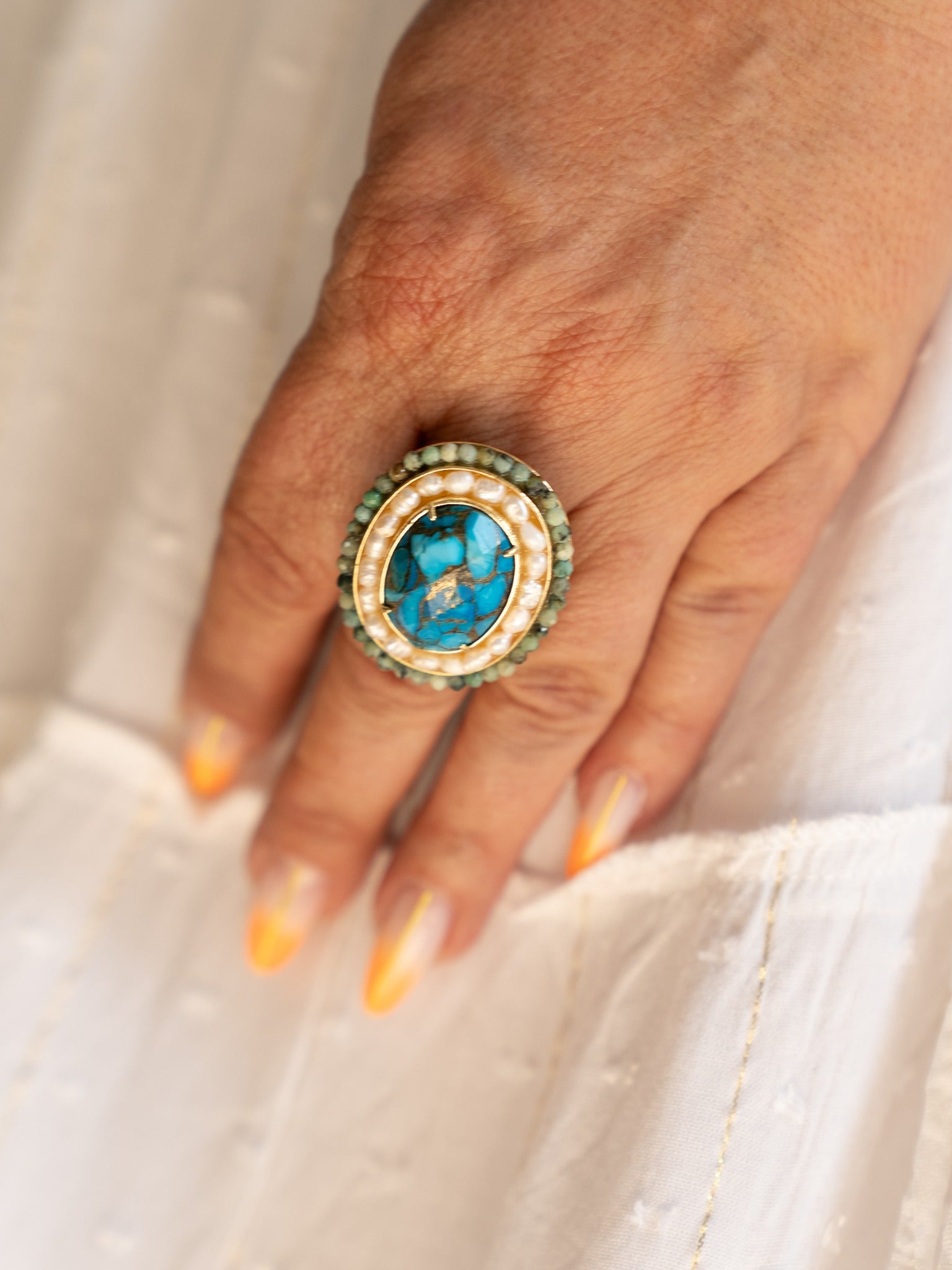 Détail bague Gaspard ajustable pierre turquoise et perles Studio Albine P