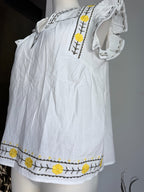Blouse Hortense détail broderies jaunes et volants