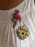 Broche Flamingo portée