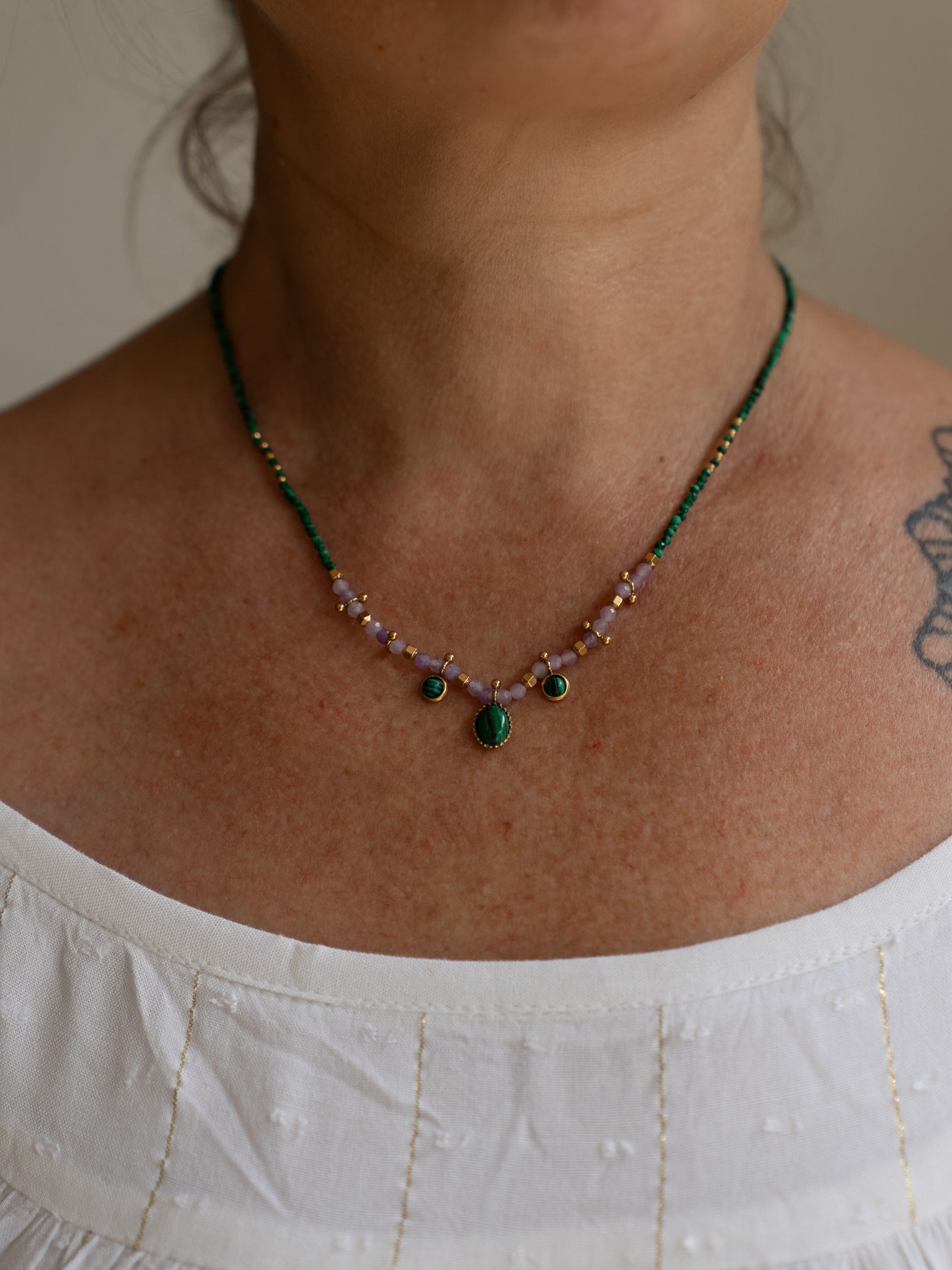 Collier Marlon porté
