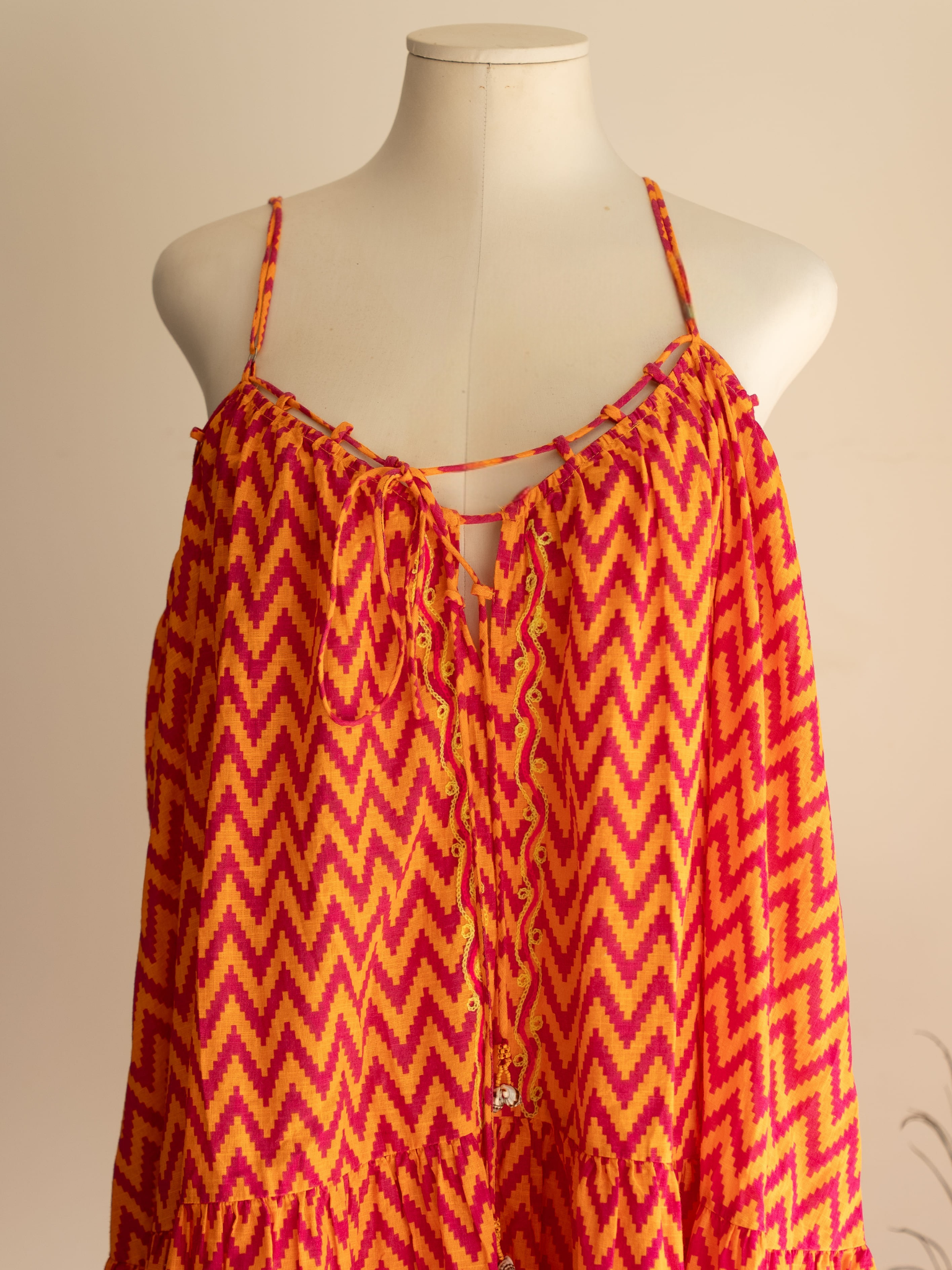 Robe Indira imprimé chevron orange rose et jaune en coton Studio Albine P