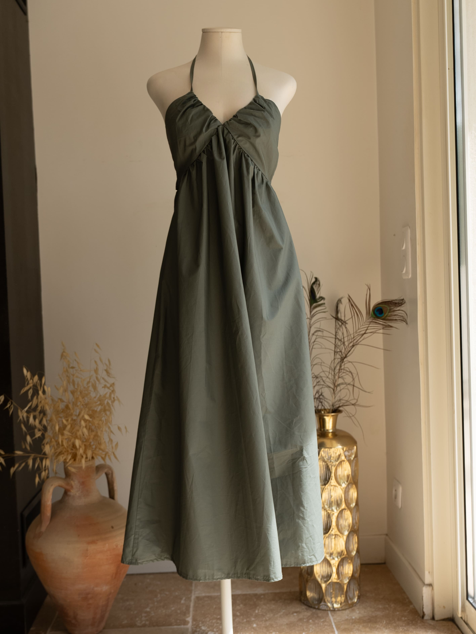 Robe Naïa kaki longue en coton fabriquée en Italie Studio Albine P