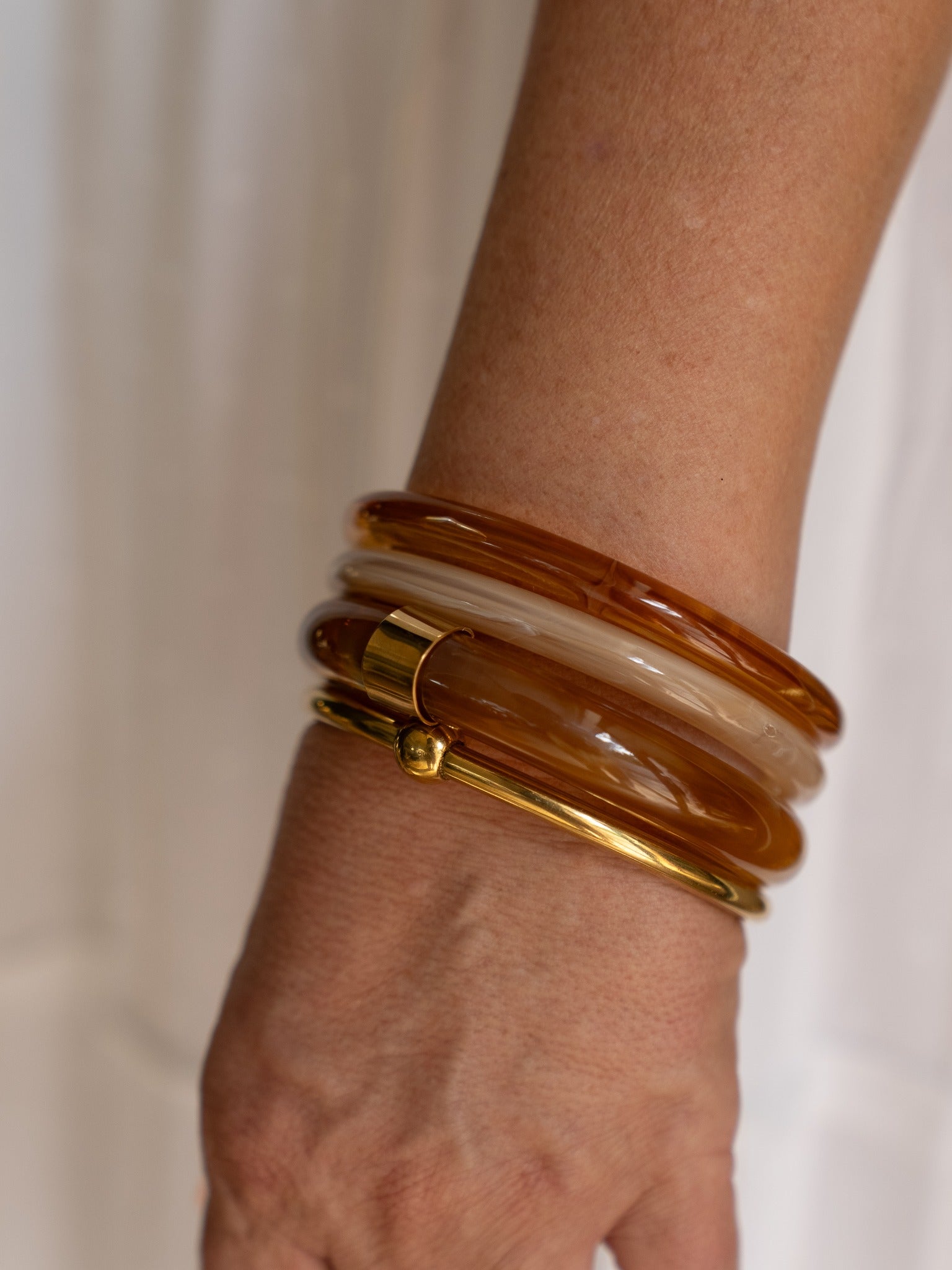 Set bracelets Stephan porté au poignet