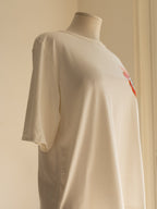 Détail motif œil cœur T-shirt Céleste blanc Studio Albine P