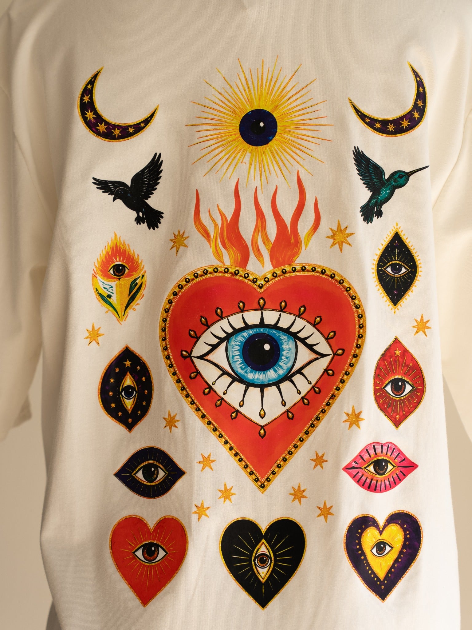 T-shirt Céleste blanc vue de dos avec motif œil et cœur Studio Albine P