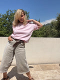 T-shirt Jane rose en coton porté avec bermuda Rachel vue de face