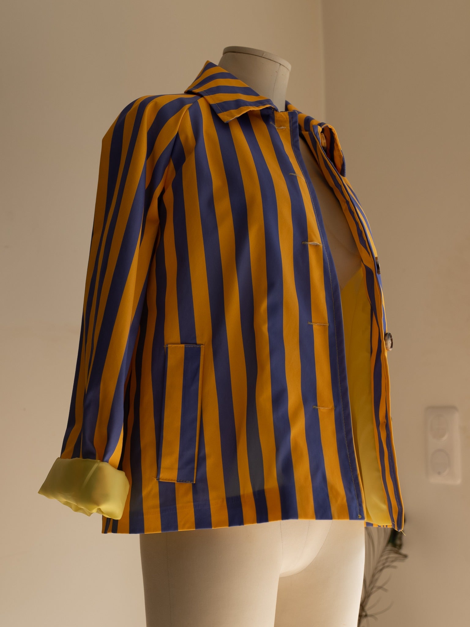 Veste Vivienne vue de profil